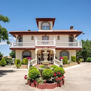 Сasa de vacaciones Vivienda Turística Rural Mari Carmen, Baeza